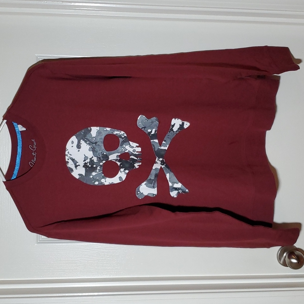 Robert Graham "Knockout" burgundy crewneck pullover/sweatshirt